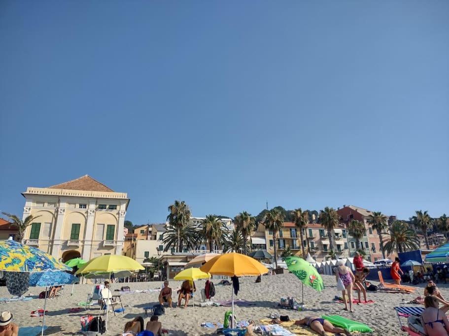 Silver Sands Finale Ligure - Traditional Apartment - 4 Beds & Terrace By The Beach Ngoại thất bức ảnh