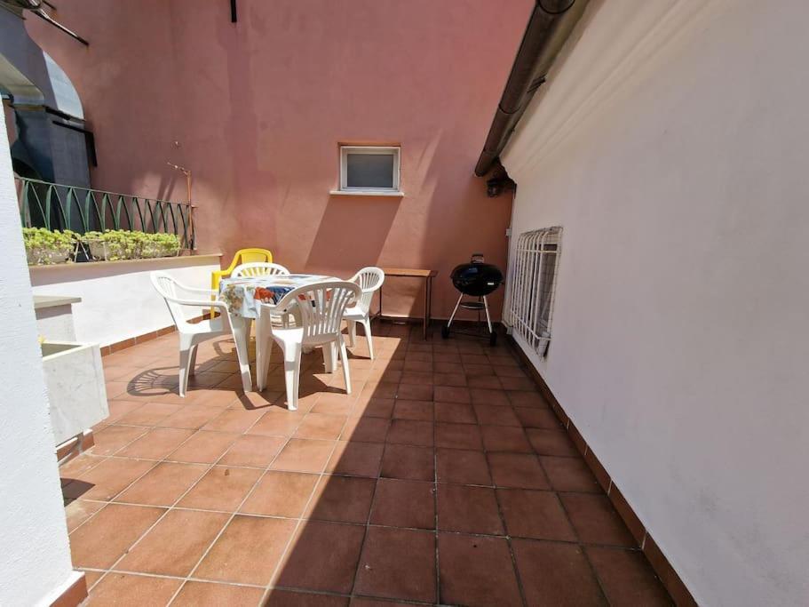 Silver Sands Finale Ligure - Traditional Apartment - 4 Beds & Terrace By The Beach Ngoại thất bức ảnh