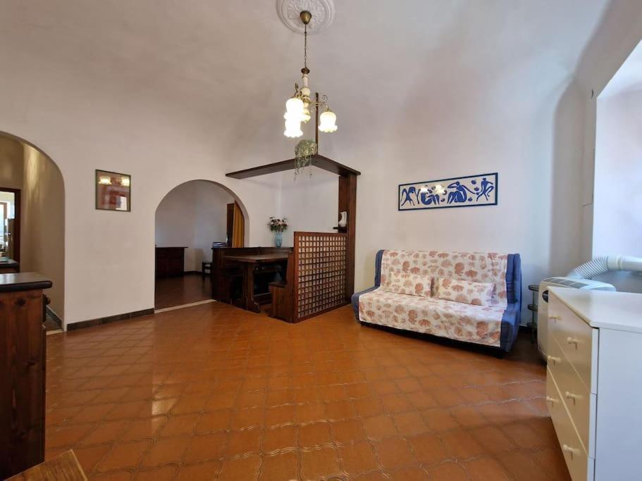 Silver Sands Finale Ligure - Traditional Apartment - 4 Beds & Terrace By The Beach Ngoại thất bức ảnh