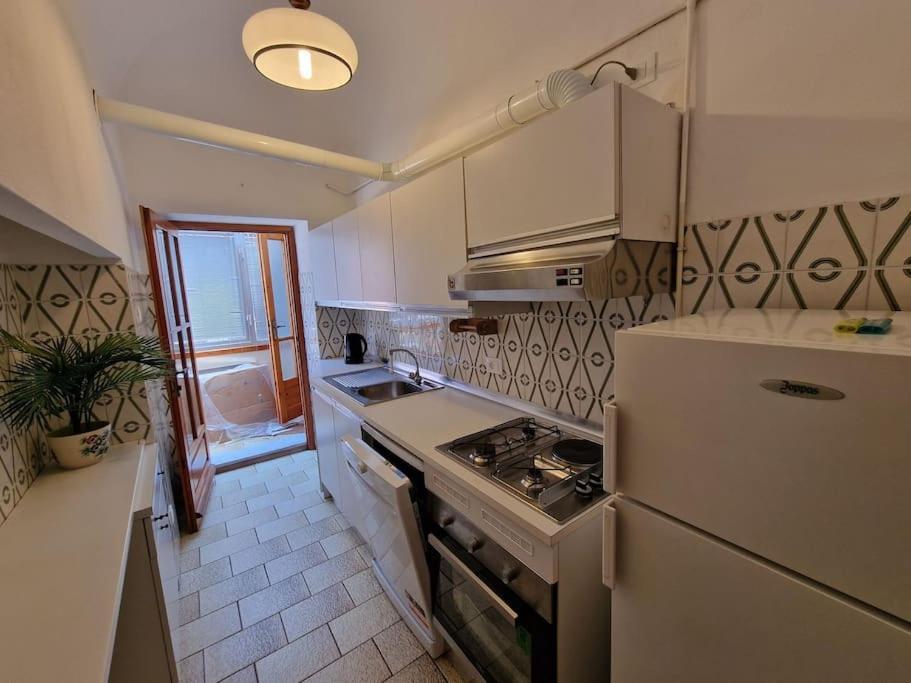 Silver Sands Finale Ligure - Traditional Apartment - 4 Beds & Terrace By The Beach Ngoại thất bức ảnh